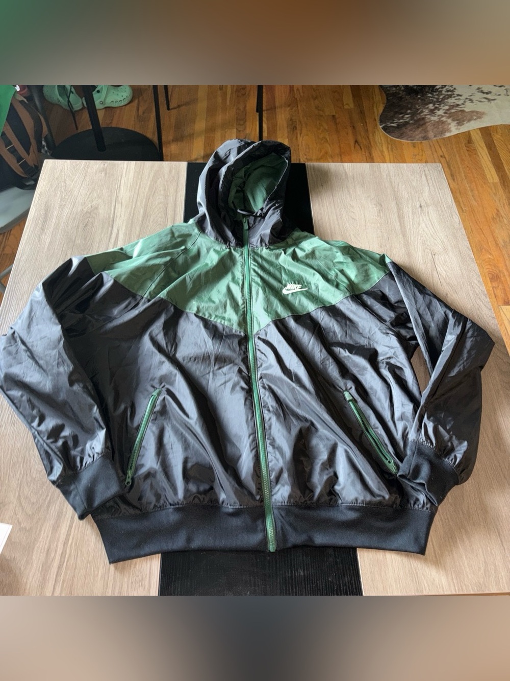 Nike Men's Green & Black Colorblock Hooded Windbreaker